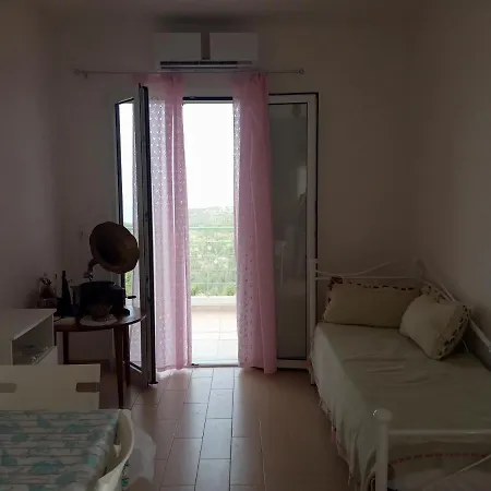 Alexia's House